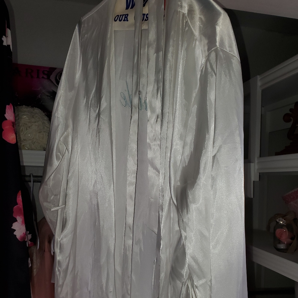 Bride robe - Picture 2 of 2